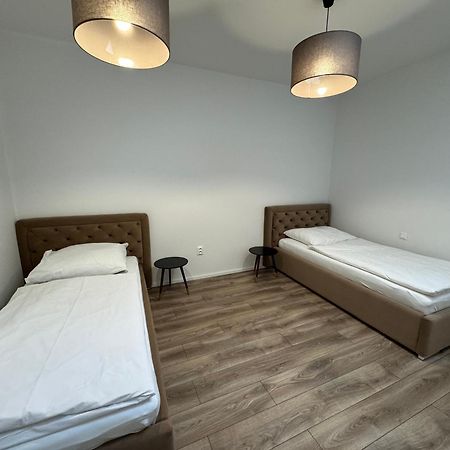 Project Ik Luxury Apartments Sered' Luaran gambar